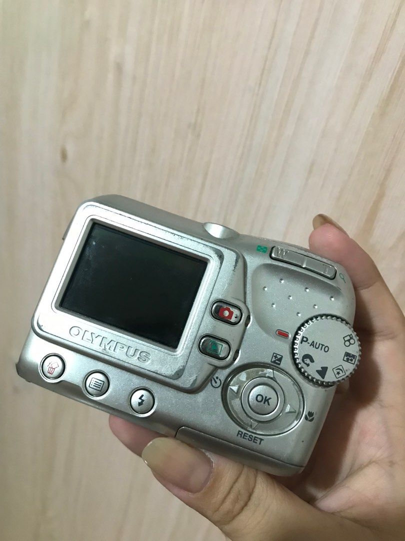 OLYMPUS FE 100 DIGITAL CAMERA (READ DESCRIPTION BELOW), Photography