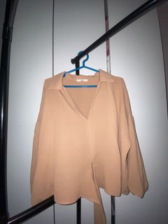 (Category: ) located in . Submitted by bloom.closet (Listing ID 1241465571, Image 1). Description: .