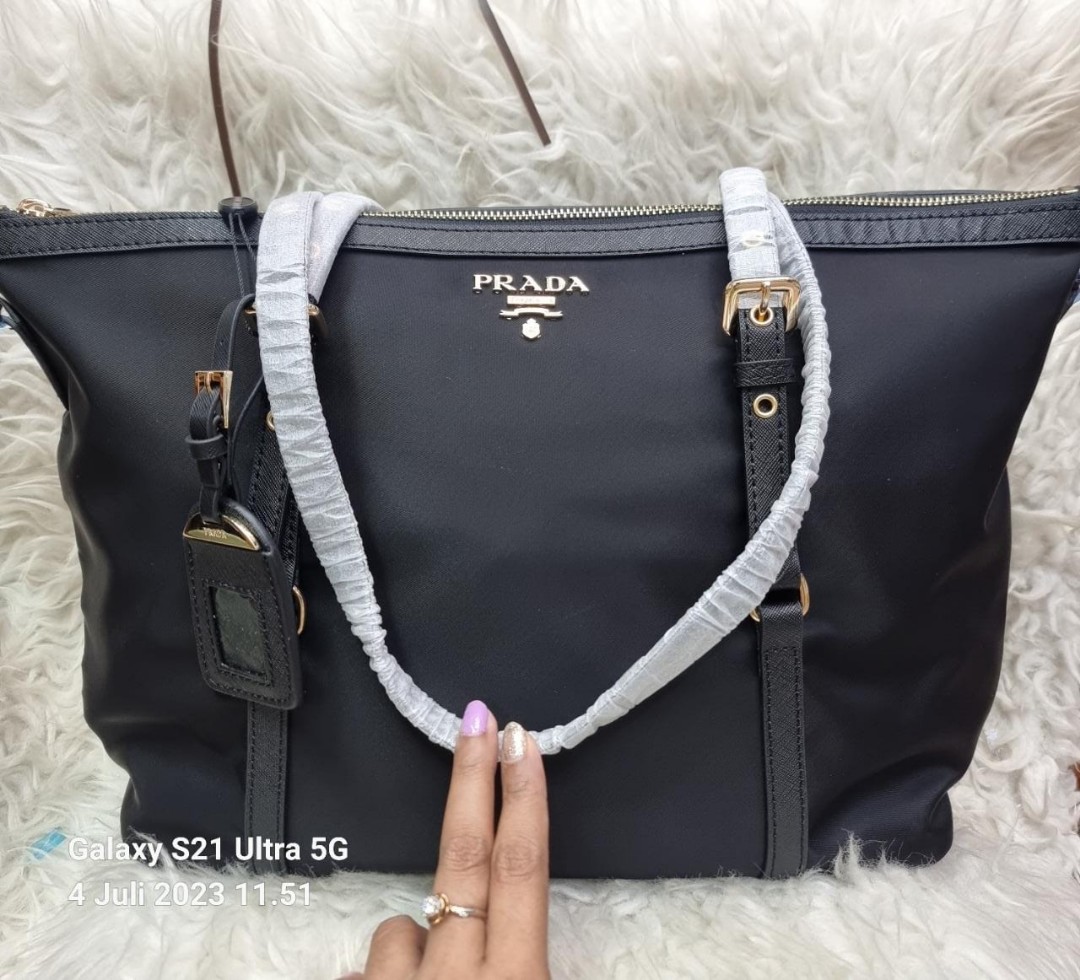 Prada Bag Barang Mewah Tas Dompet di Carousell