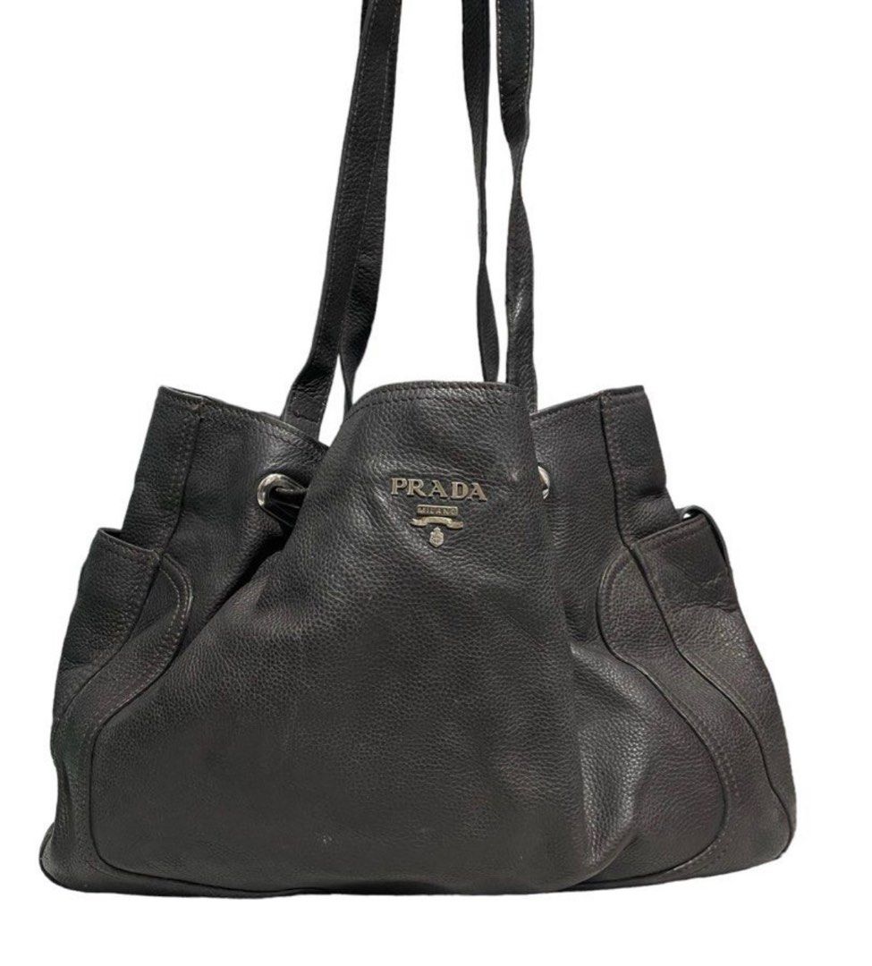 Prada tote (Category: Luxury Bags & Wallets) located in Baguio. Submitted by saleonstuffs (Listing ID 1241532061, Image 1). Description: Off/legit Signs of usage.
