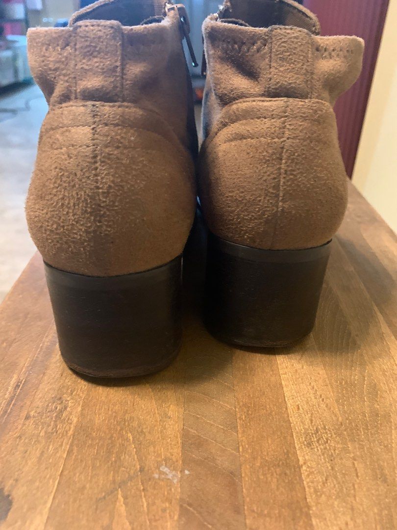 Preloved Liz Claiborne ankle boots Women s Fashion Footwear Boots on Carousell