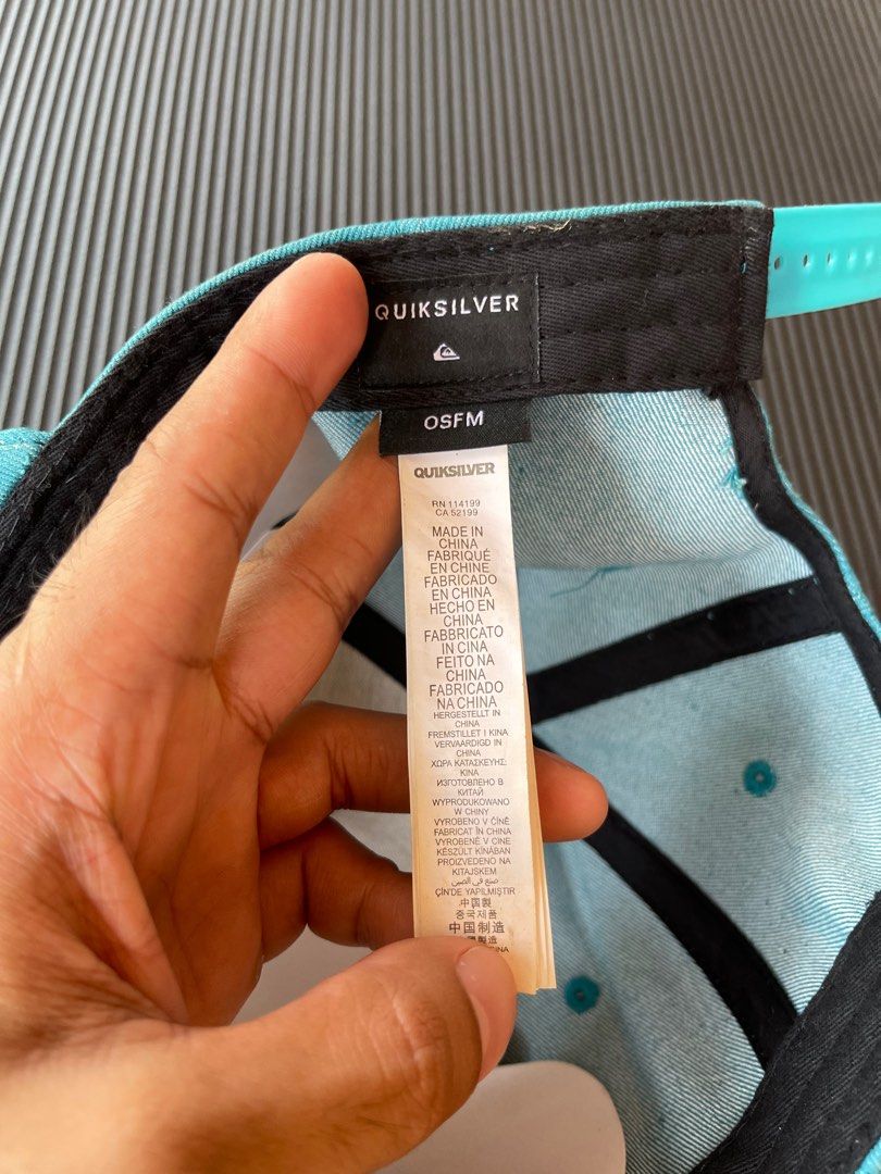Quicksilver Snapbacks (Category: Cap & Hats) located in Pontian. Submitted by farrisbaba (Listing ID 1241497564, Image 3). Description: - Personal item - Minor faded - Gred copy .