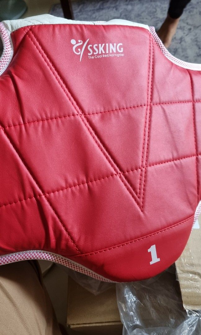 REVERSEABLE TAEKWONDO SPARRING VEST, Sports Equipment, Other Sports