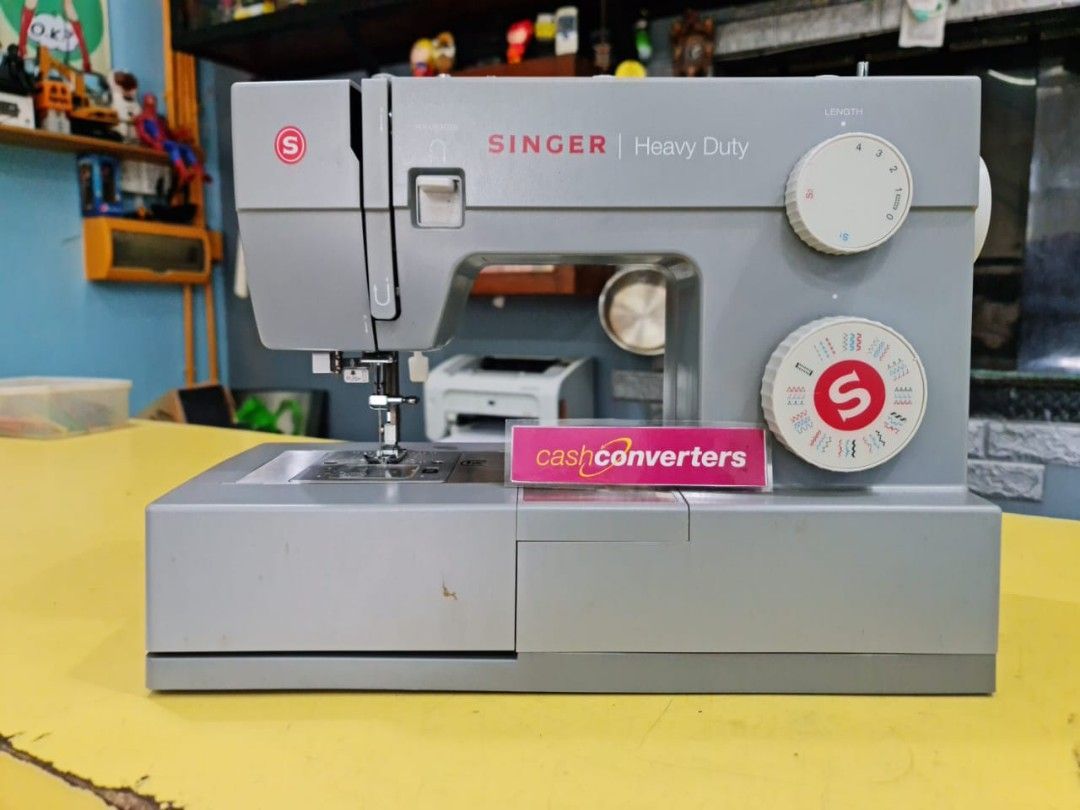 Singer 4432 sewing machine, heavy duty sewing machine with built in 32 pattern preset, 6.25inch