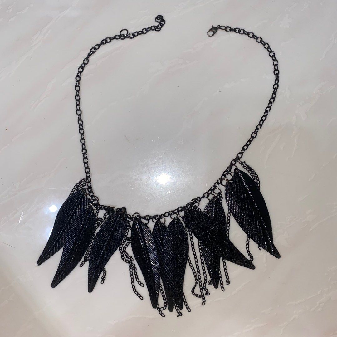 Statement Necklaces (Category: Necklaces) located in Singapore. Submitted by asdfgwqq (Listing ID 1241563387, Image 1). Description: Necklaces used only either twice or once or never used before. If you want more photos with regards to the condition of the necklace, do feel free to dm me!.