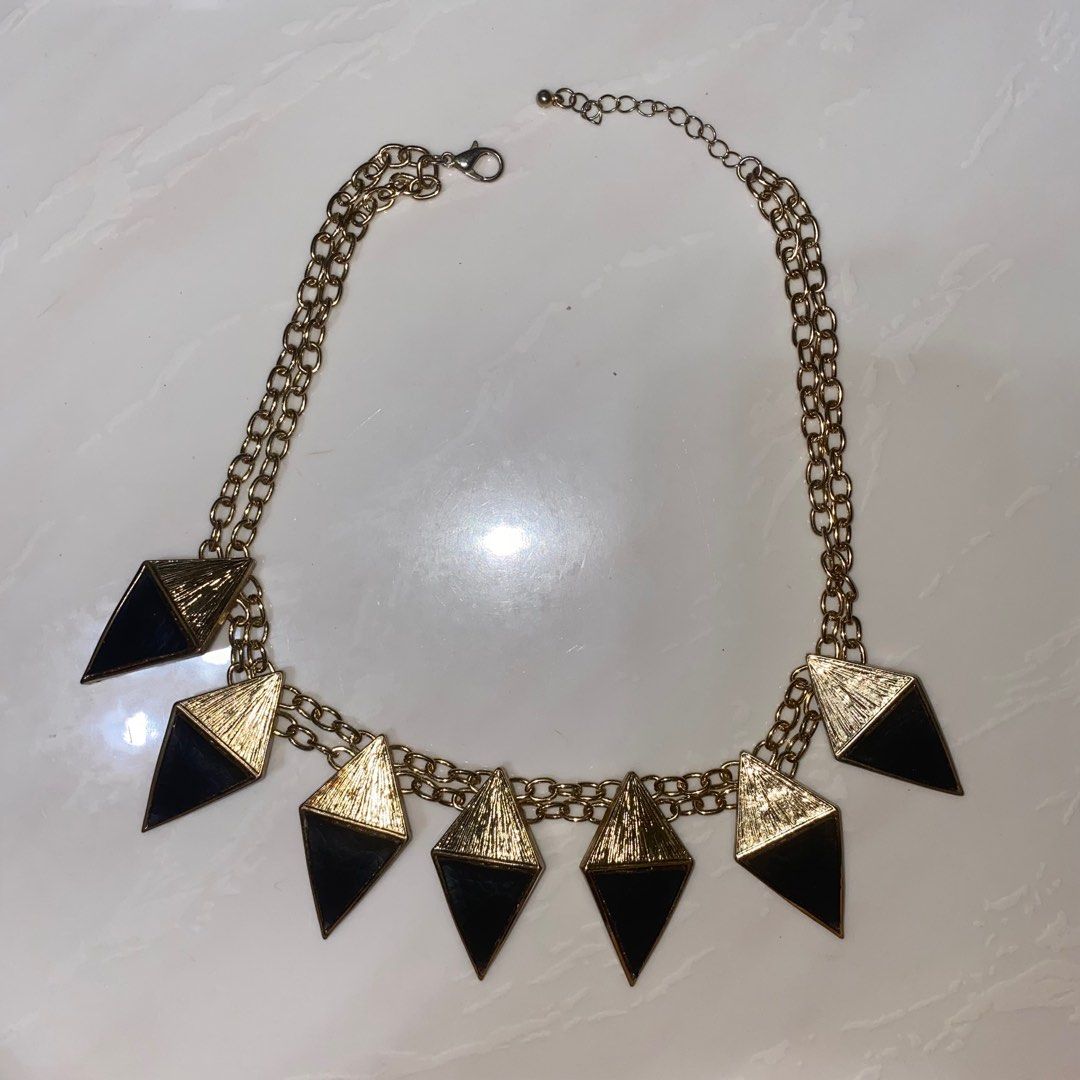 Statement Necklaces (Category: Necklaces) located in Singapore. Submitted by asdfgwqq (Listing ID 1241563387, Image 2). Description: Necklaces used only either twice or once or never used before. If you want more photos with regards to the condition of the necklace, do feel free to dm me!.