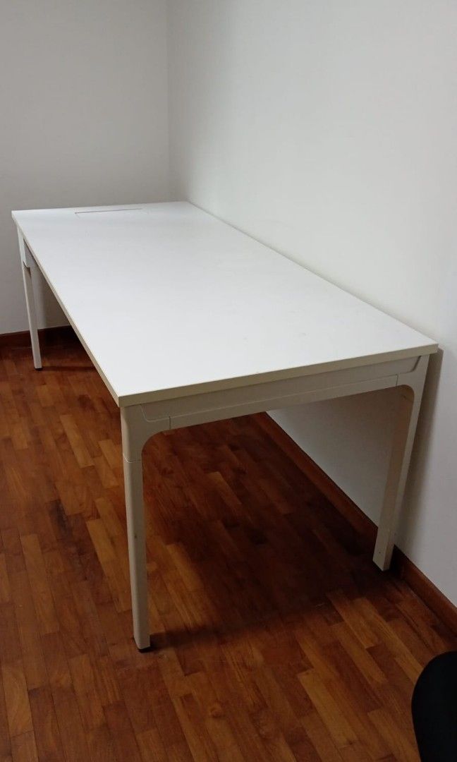 Study Table (Category: Tables & Sets) located in Singapore. Submitted by ccczzz (Listing ID 1241569740, Image 1). Description: Very new, good condition. 1800x800x750mm.