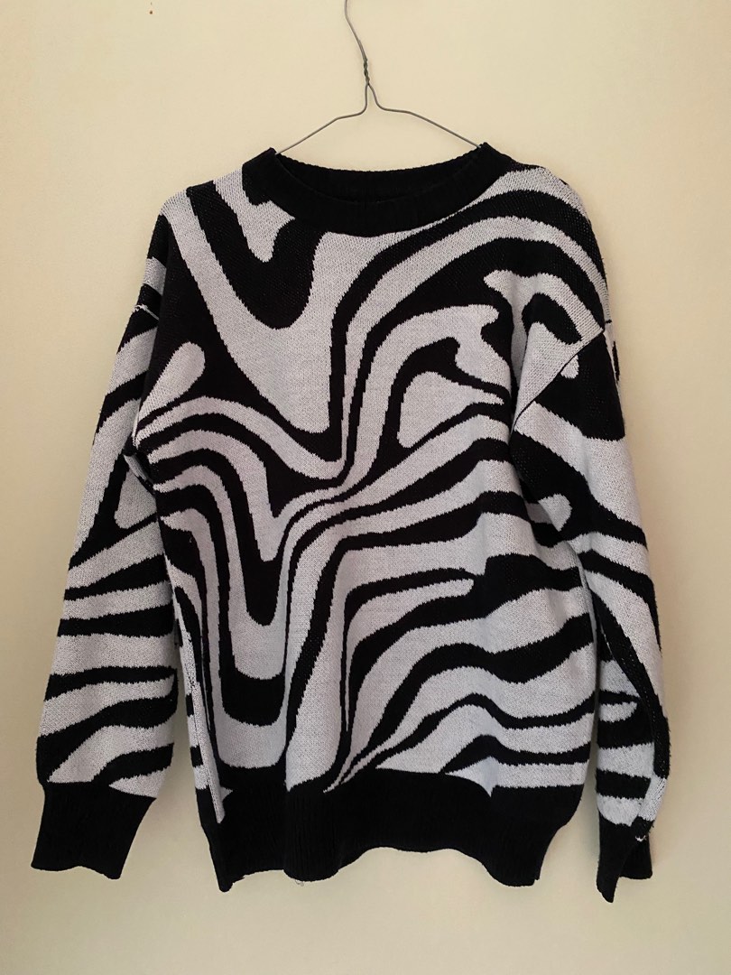 Freeong Sweater Zebra on Carousell
