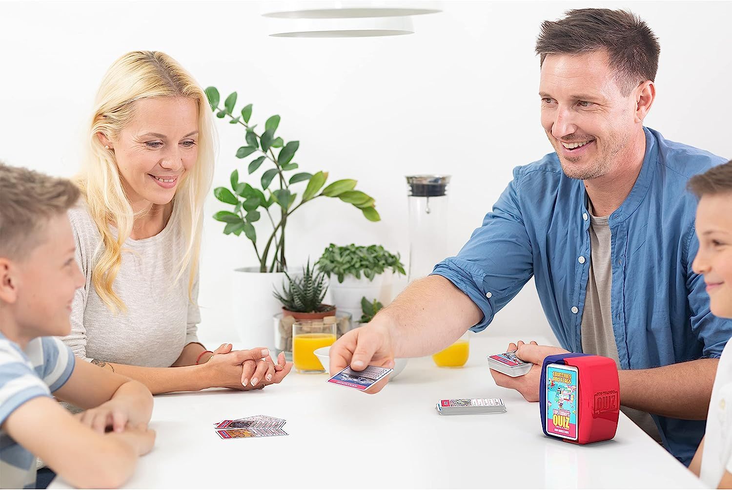 Top Trumps Quiz-Spiel „Länder Und Flaggen“ – 500 Fragen, Für Kinder Ab 4 Jahren, In Kunststoffbox