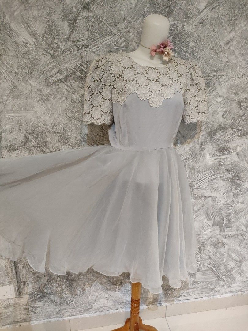Tulle Lace Grey Flowy Princess Dress, Women's Fashion, Dresses & Sets,  Evening Dresses & Gowns on Carousell