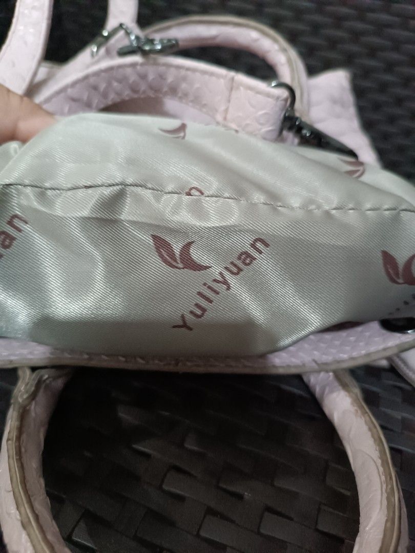 Ukay source bag, Women's Fashion, Bags & Wallets, Cross-body Bags on ...