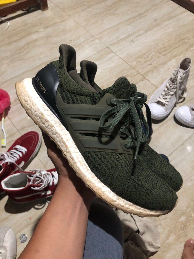 ultraboost 9.5mens, Men's Fashion, Footwear, Sneakers on Carousell