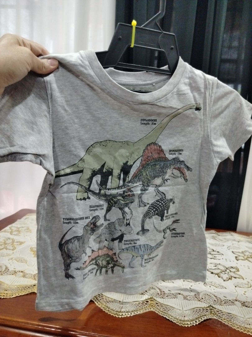 UNIQLO tshirt BUDAK, Babies & Kids, Babies & Kids Fashion on Carousell