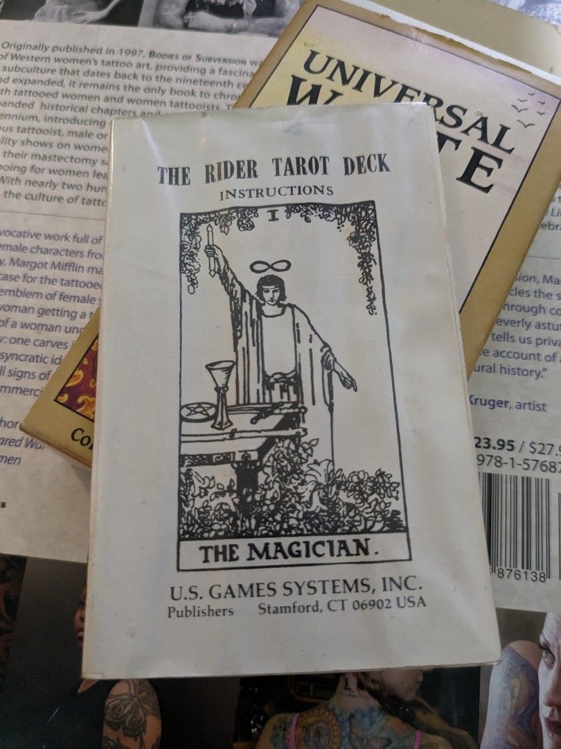 Universal Rider-Waite Tarot Deck, Hobbies & Toys, Toys & Games on Carousell