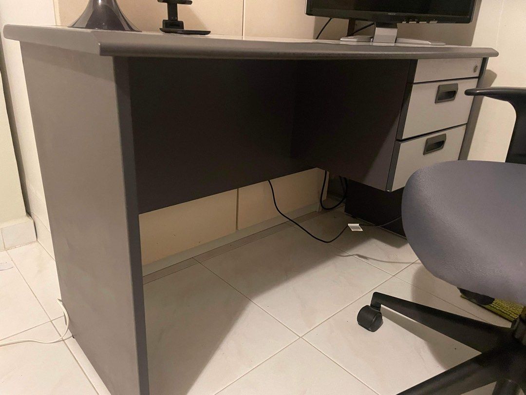 Used Study Table (Category: Tables & Sets) located in Singapore. Submitted by potaseaji (Listing ID 1241539007, Image 3). Description: .