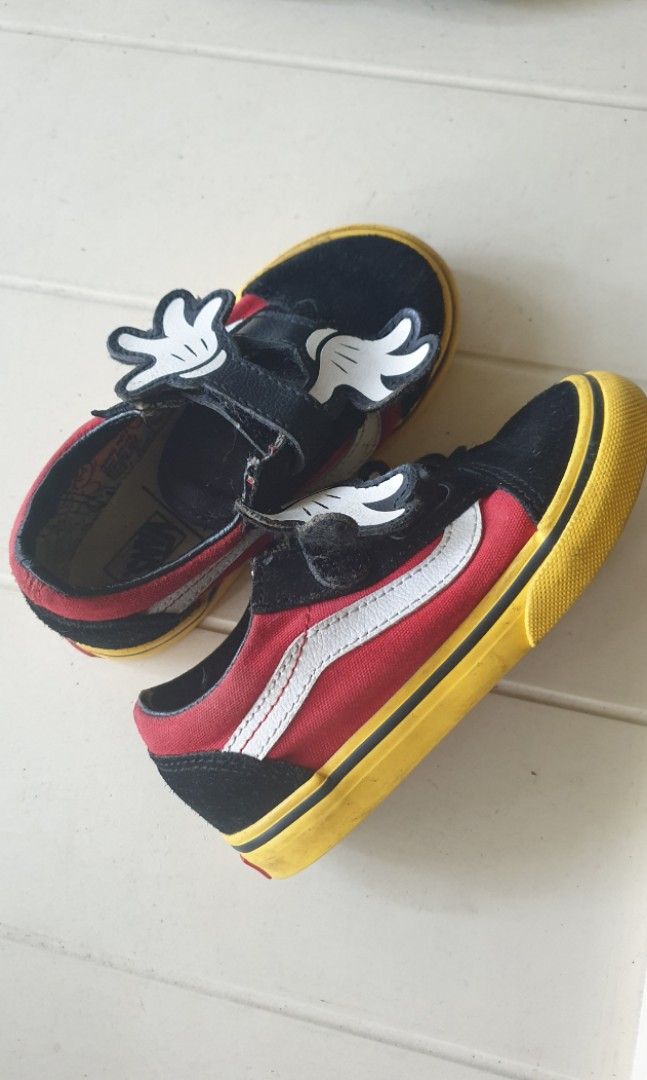 Mickey mouse hugs vans cheap