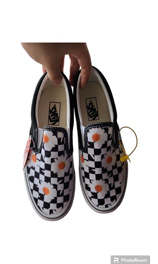 Daisy sale checkered vans