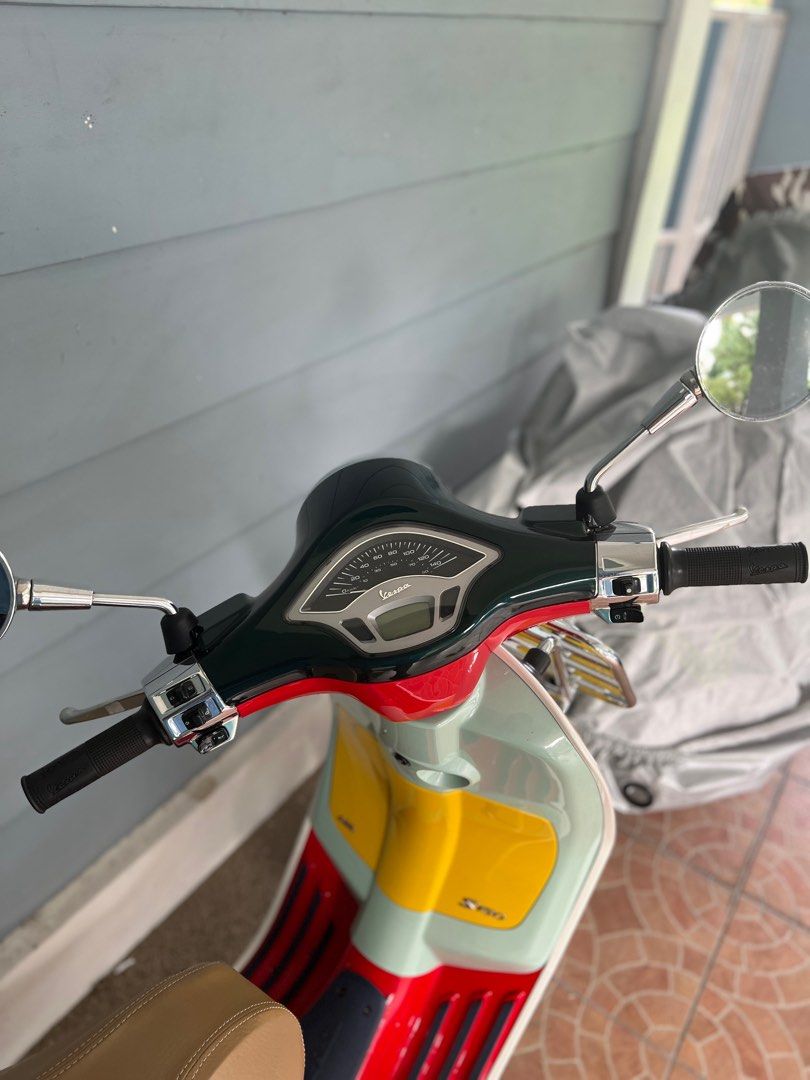 harga sean wotherspoon vespa