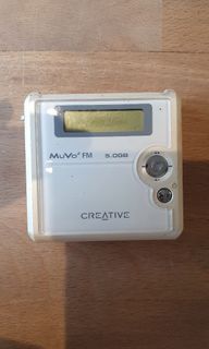 Vintage MP3 Player: Creative MuVo2 FM with Case