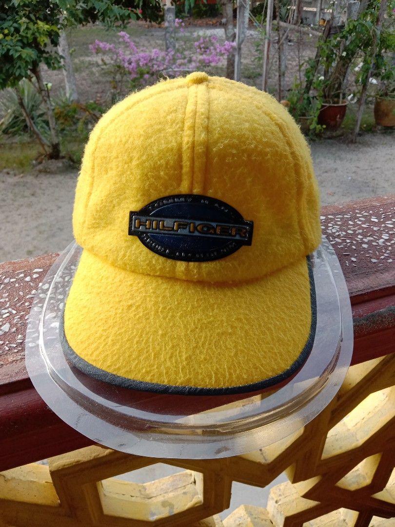 Yellow tommy hilfiger top hat