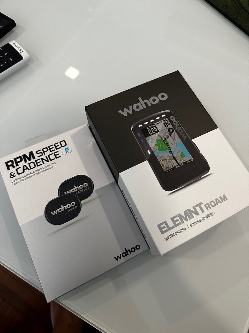 Wahoo Roam Gen 2 + Speed&Cadence Sensor Bundle, Sports Equipment