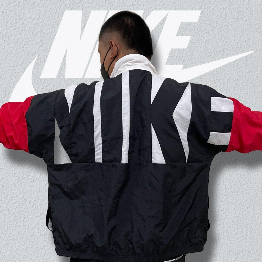 Nike windbreaker discount big logo