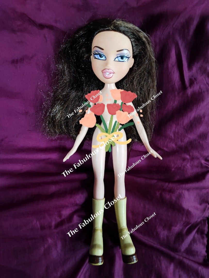 2001 Bratz Winter Wonderland Dana (Category: Kids Toys) located in Manila. Submitted by TheFabulousCloset.ph (Listing ID 1241644439, Image 1). Description: Onhand and ready to ship! Preloved from US 🇺🇸 Sold as is.. 2001 Bratz Winter Wonderland Dana Open for Layaway basis with down payment! Pm our page for more details!.