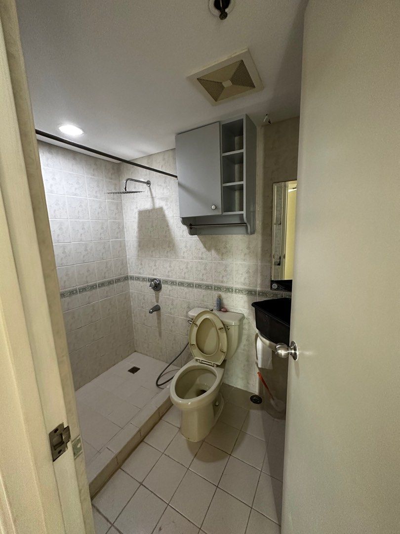 2 BR Unit for Rent, Paragon Plaza Condominium on Carousell