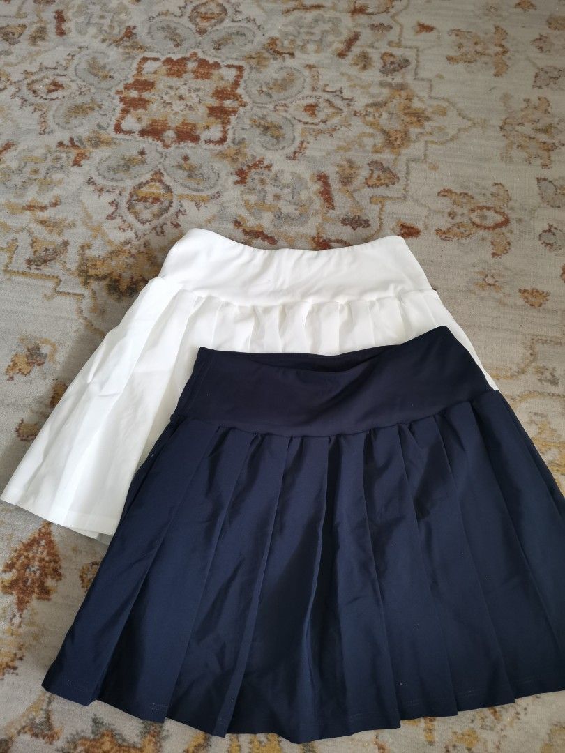 Navy pleated store sports skirt