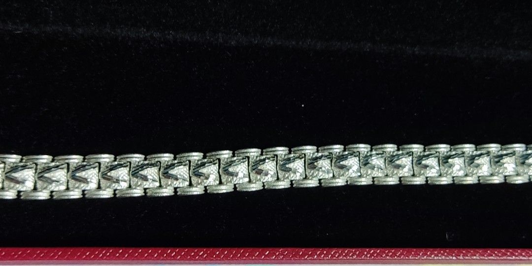 916 White gold