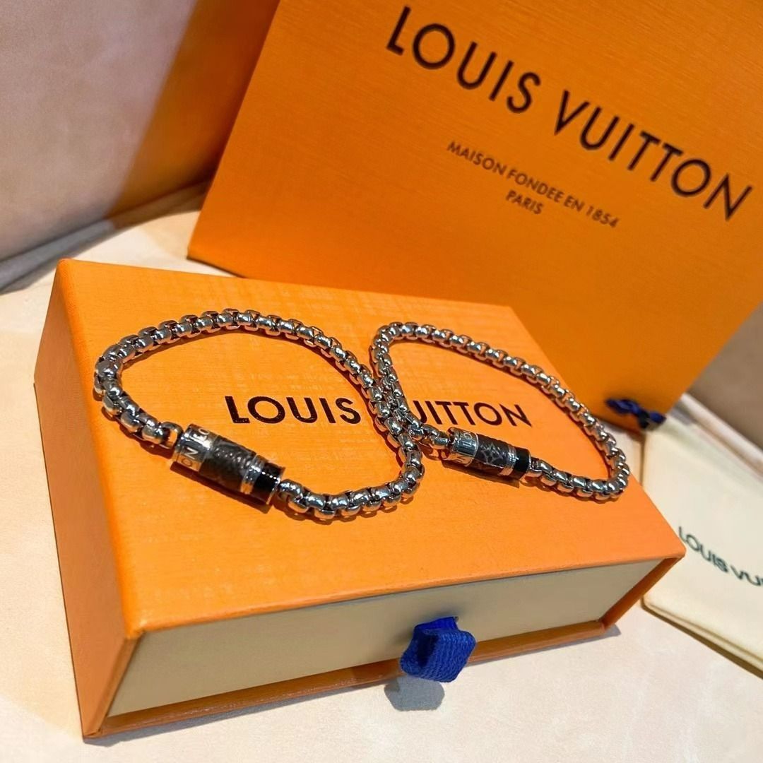Louis Vuitton Monogram Chain Bracelet (M63107)