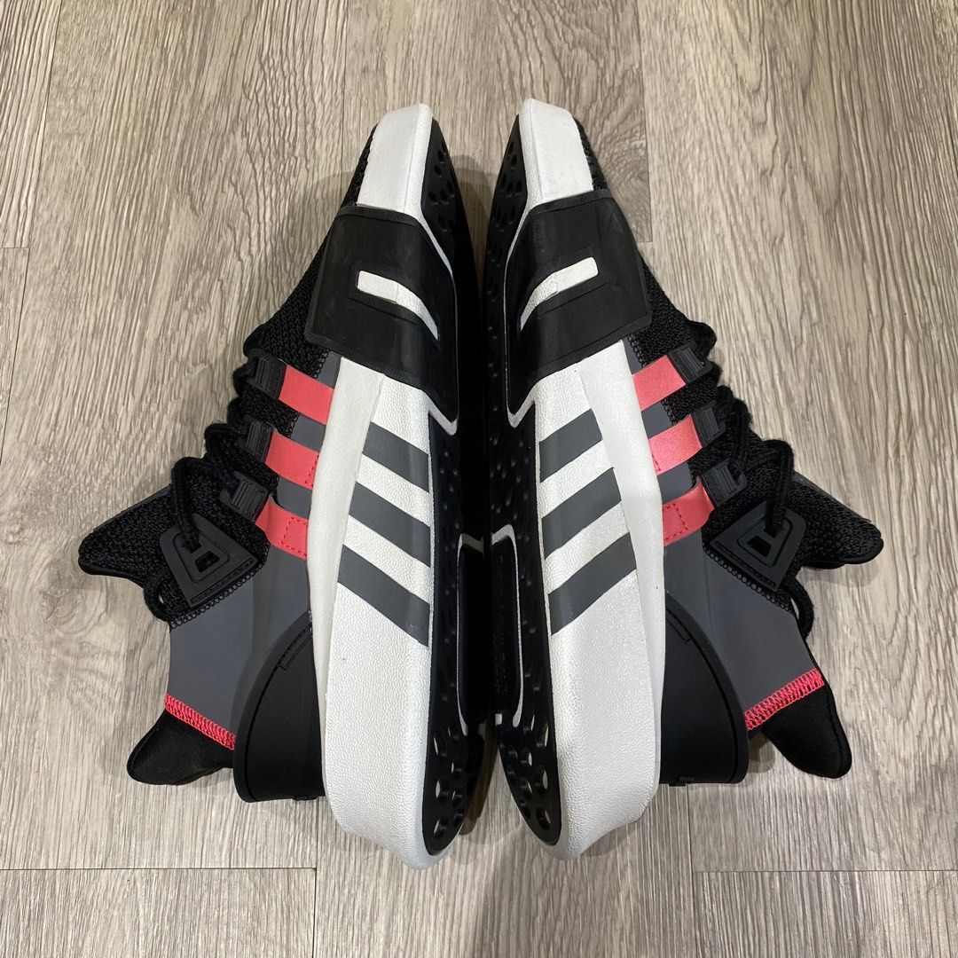 Eqt bask store adv black/white/red