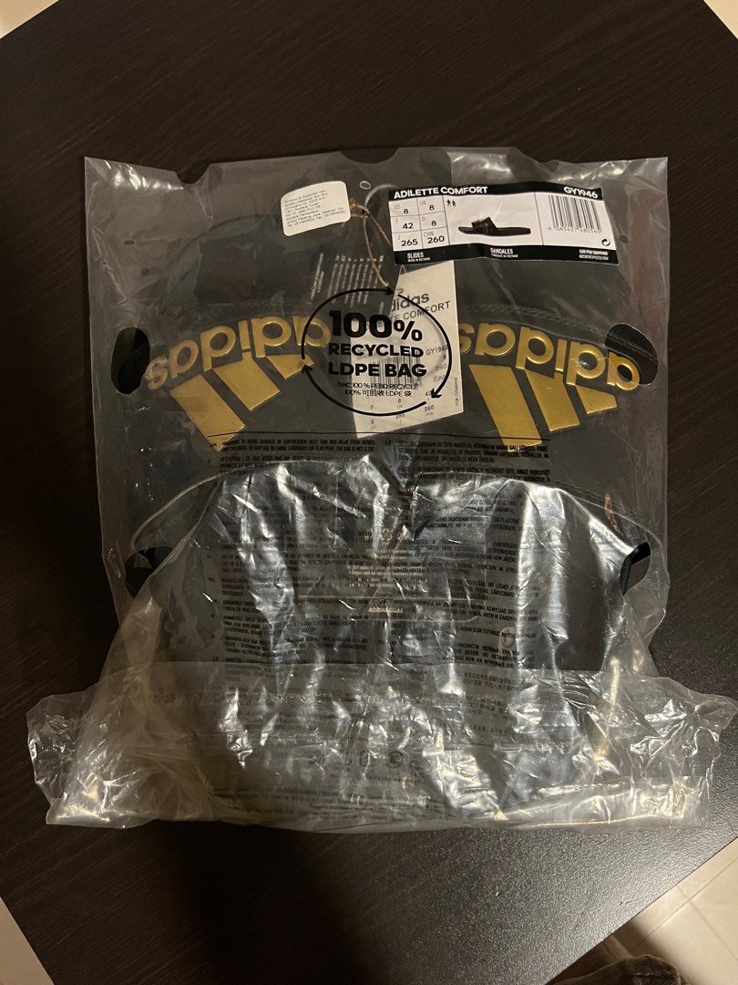 Adilette Comfort (GY1946), Men's Fashion, Footwear, Flipflops and Slides on  Carousell