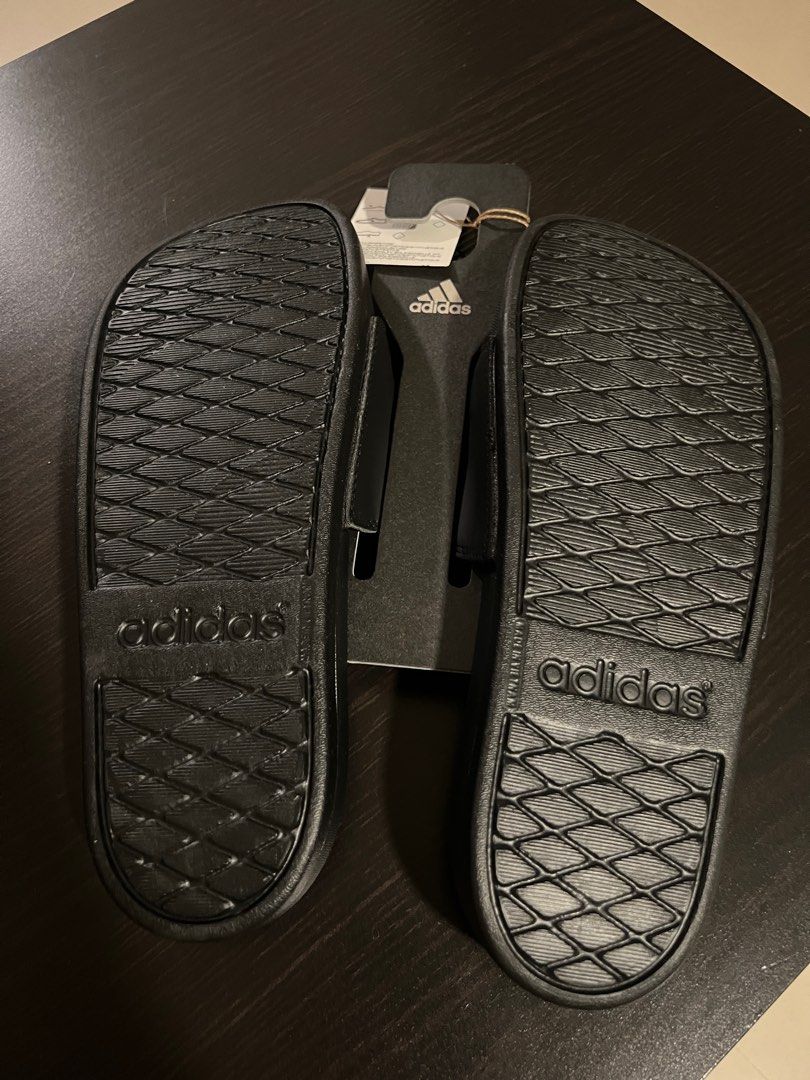 Adilette Comfort (GY1946), Men's Fashion, Footwear, Flipflops and Slides on  Carousell