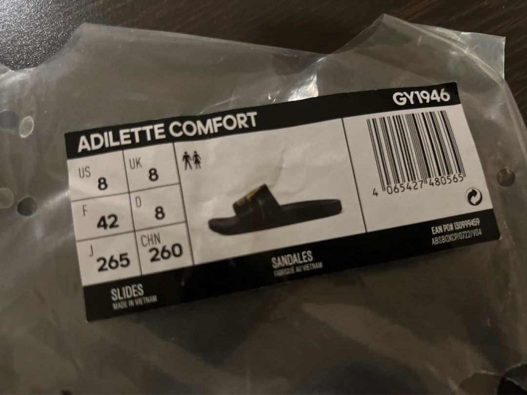 Adilette Comfort (GY1946), Men's Fashion, Footwear, Flipflops and Slides on  Carousell
