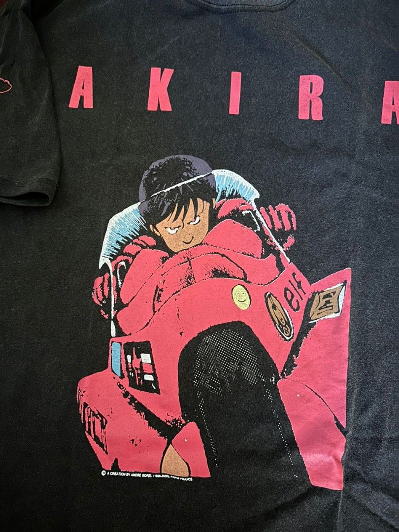 Akira tee store