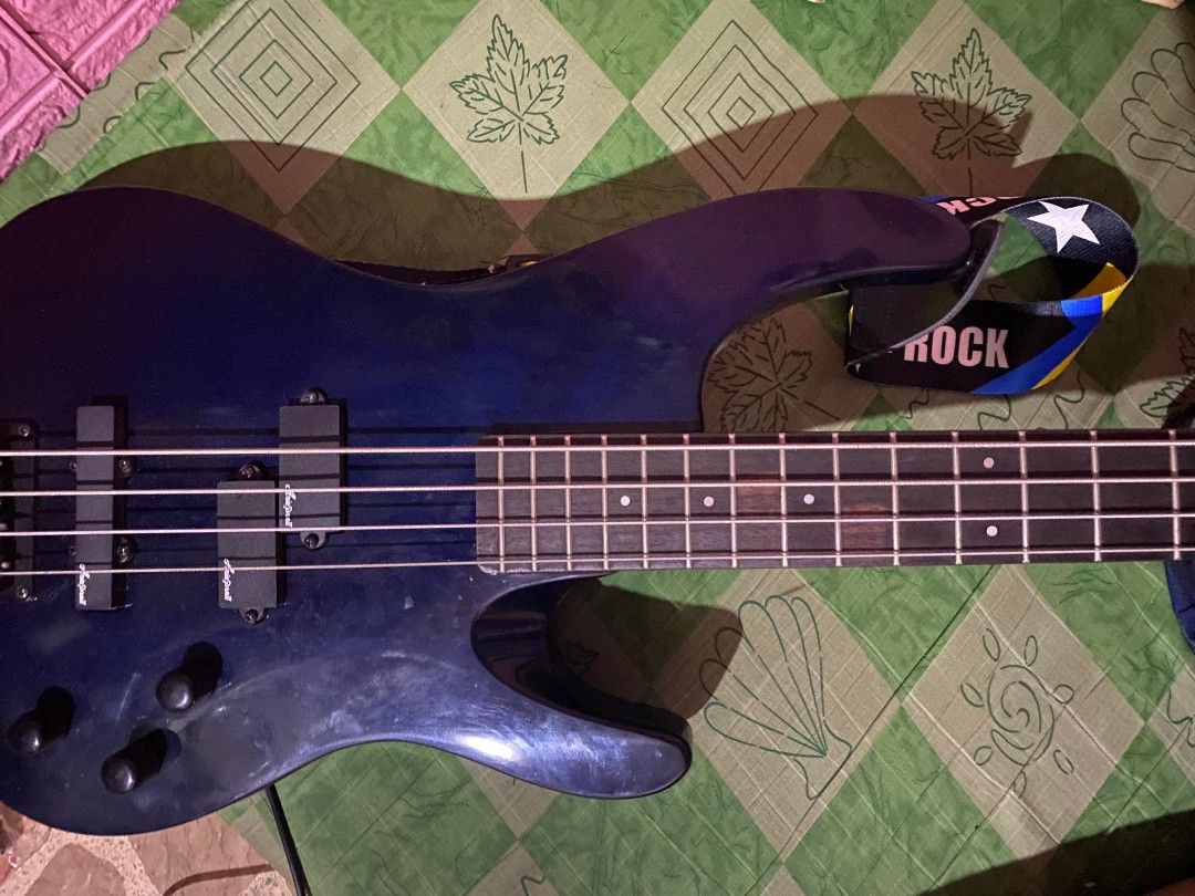 Aria Pro II Magna Series Bass Guitar + Amplifier, Hobbies & Toys, Music