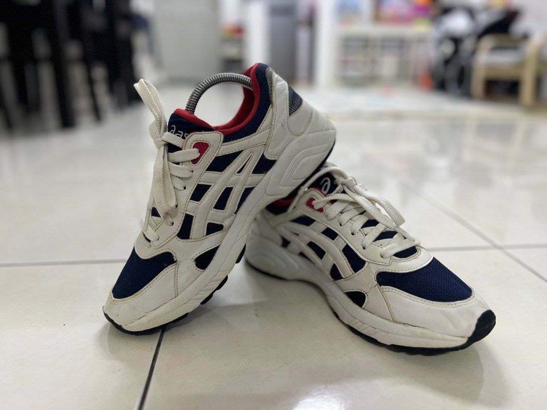 Asics j top