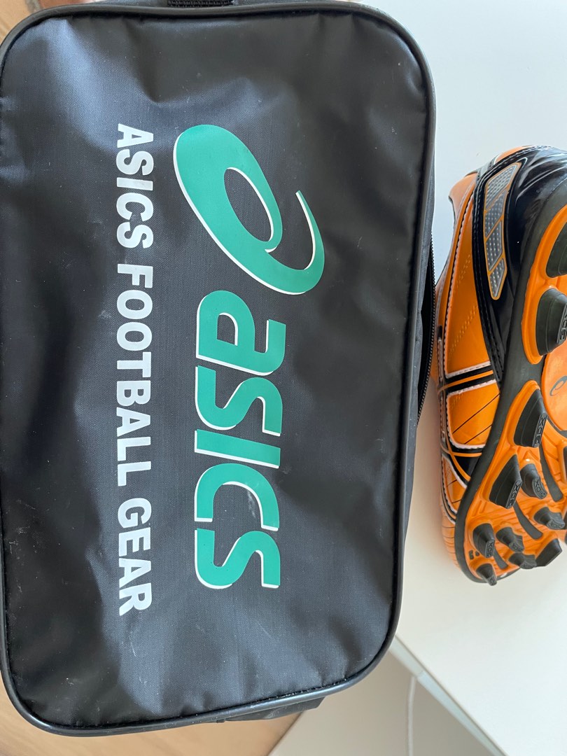 Asics official football boots. Model name Fieldstar Jr., Sports