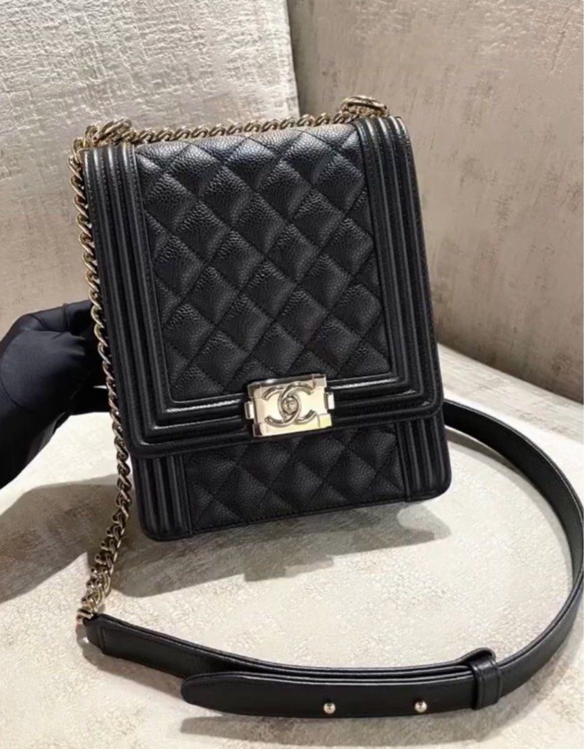 Chanel le boy vertical deals