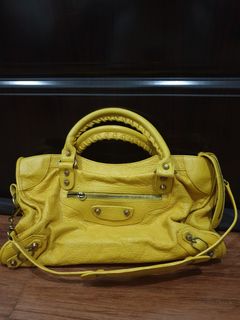 (Kategori: ) berada di . Dikirim oleh elleshopee (ID iklan 1241646261, Gambar 1). Deskripsi: .
