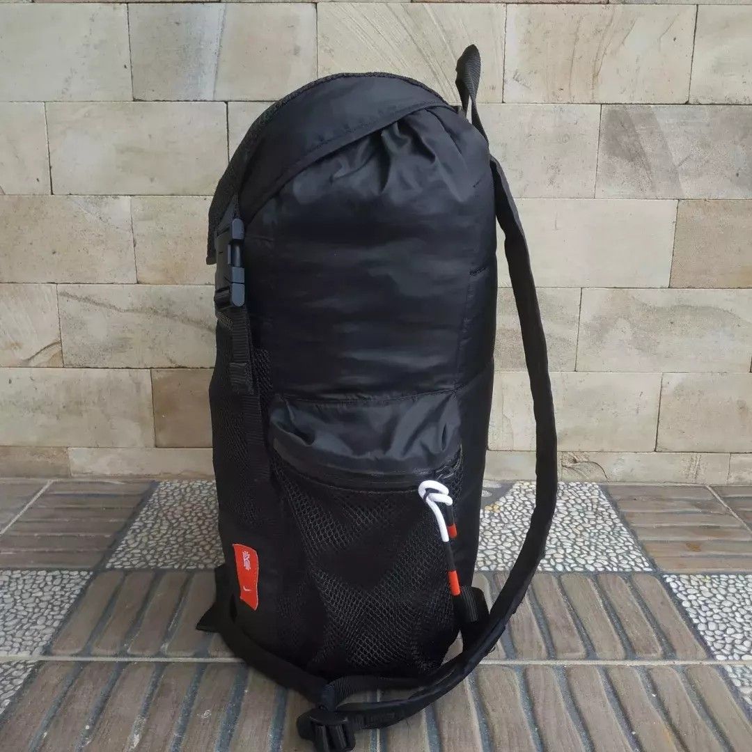 Kyrie irving backpack black and outlet gold