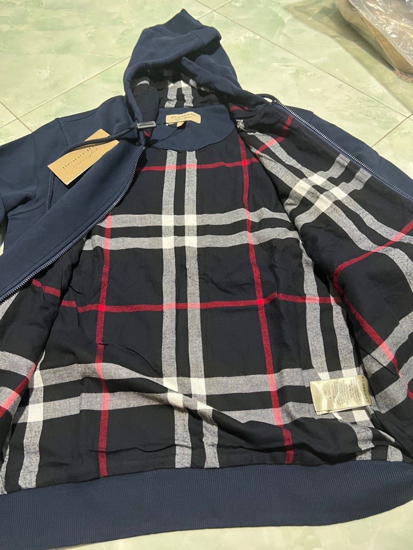 Burberry store 7 zip