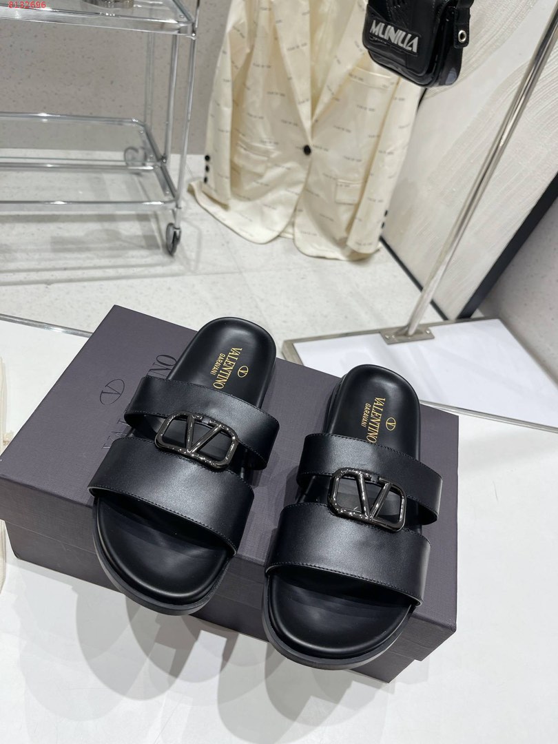 Louis Vuitton Monogram Mens Sandals 2023 Ss, Black, UK9 (Confirmation Required)