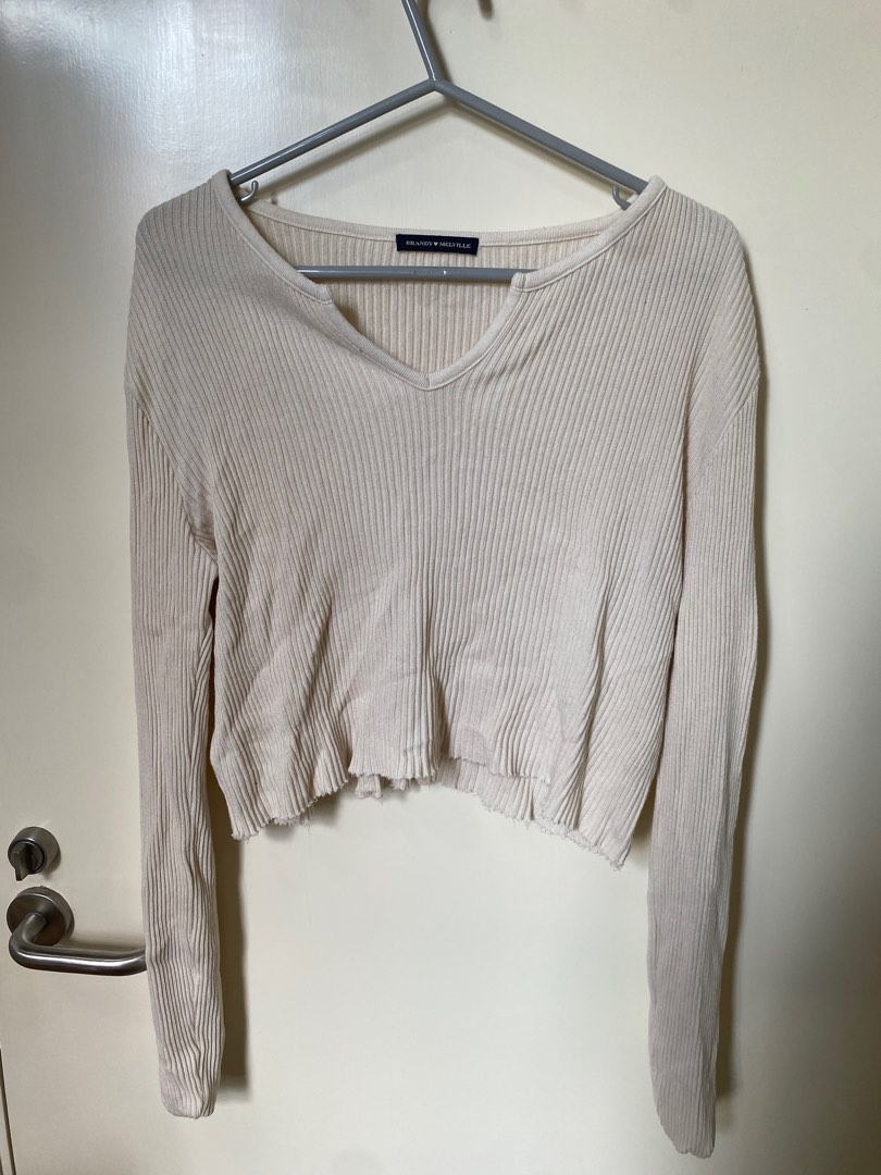 Brandy melville, 女裝, 上衣, 長袖衫 Carousell