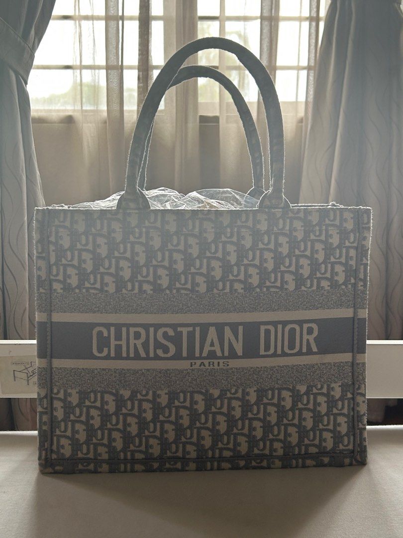 Dior book tote sale shop