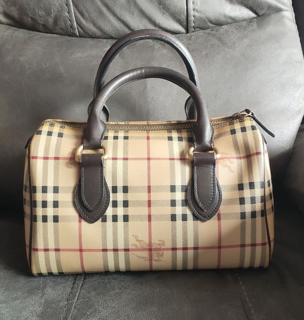 Burberry boston bag price shop