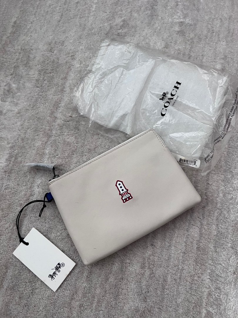 Coach wallet beige on sale