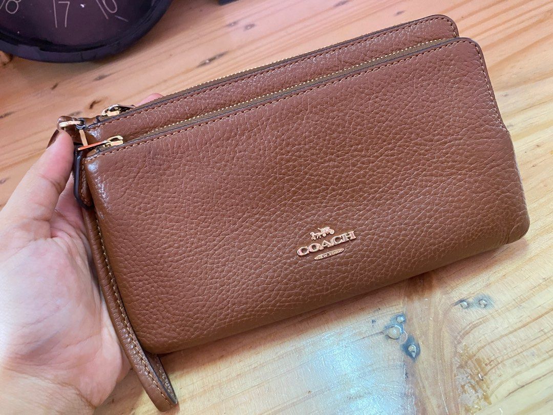 Coach pebbled hotsell leather wallet