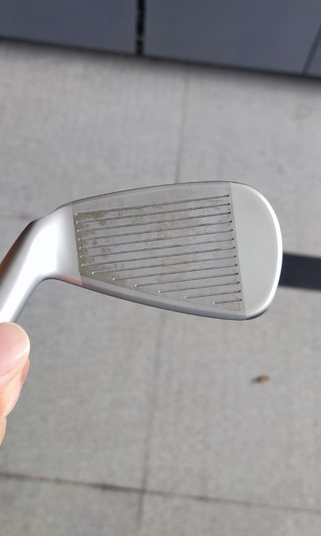 Cobra utility one length golf iron 24 degrees, Sports Equipment, Sports